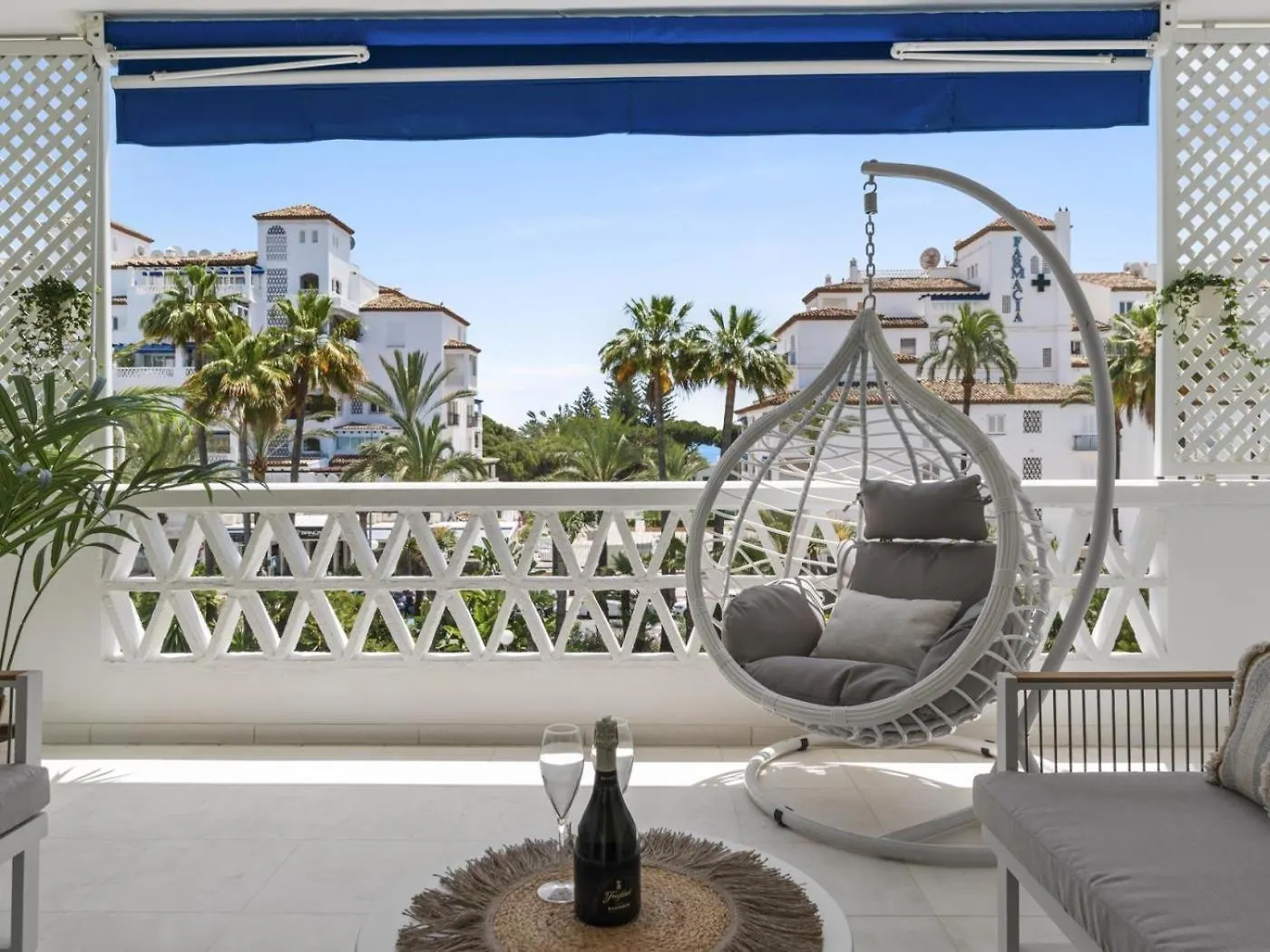 Beach Puerto Banus 3 Bedroom Apartment Marbella Spain