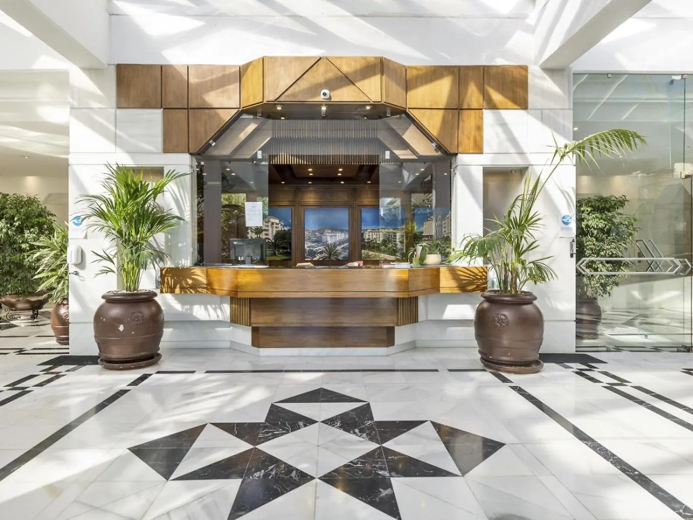 Beach Puerto Banus 3 Bedroom Apartment Marbella Spain