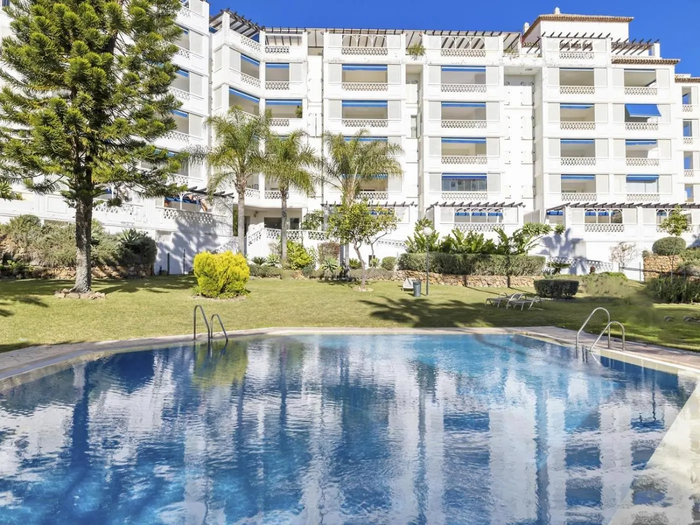 Beach Puerto Banus 3 Bedroom Apartment Marbella